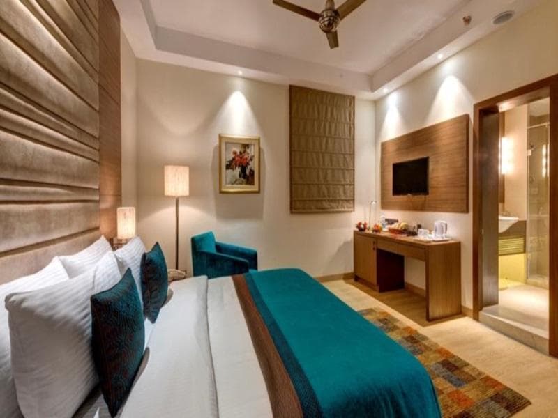 The Astor Hotel Kolkata photo 2