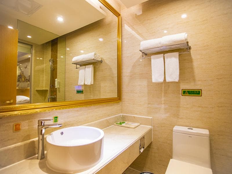 Vienna Hotel Shenzhen Bao'an Airport Taoyuanju Pingluanshan Metro Station photo 5