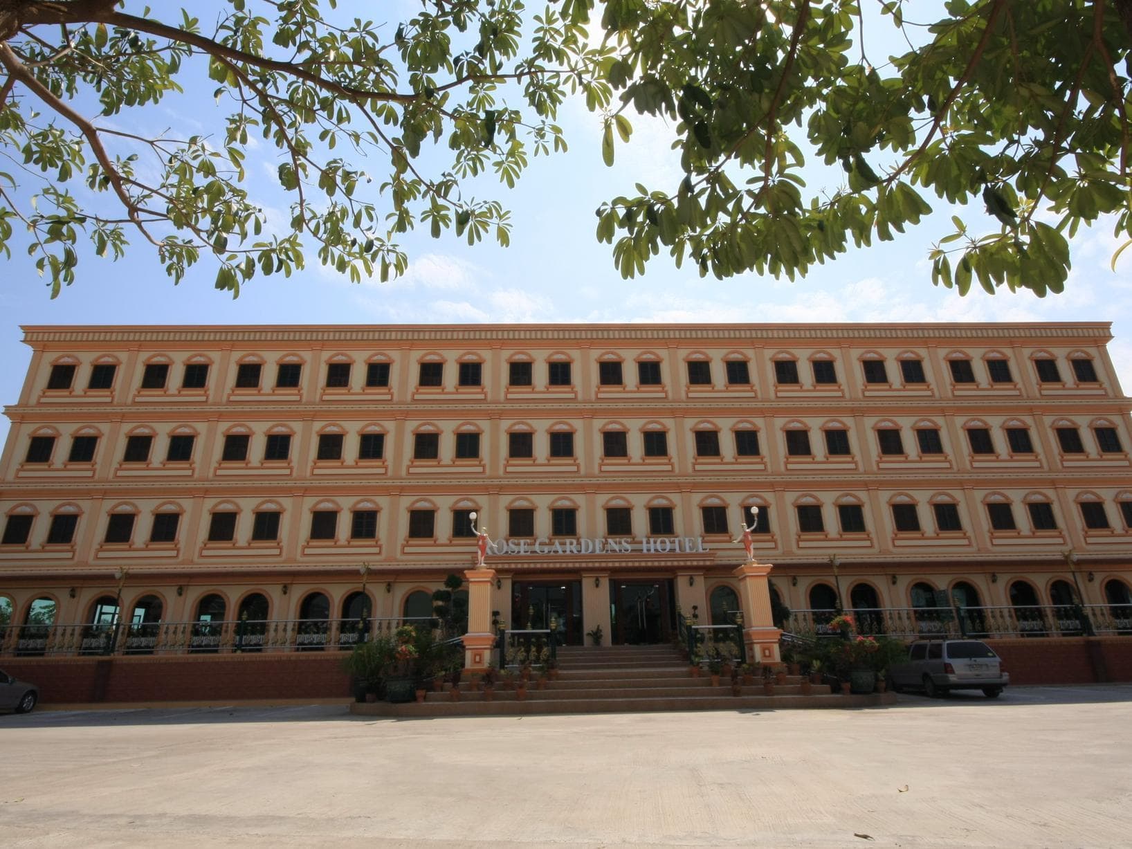 Rose Garden Hotel photo 3