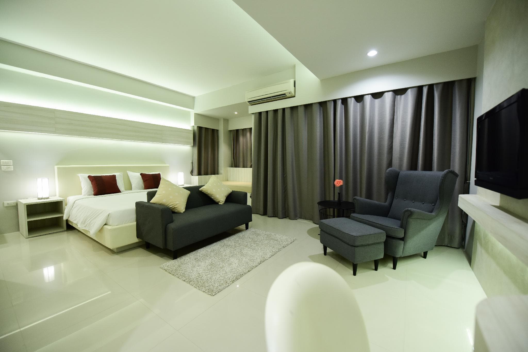 Trendy Hotel photo 2