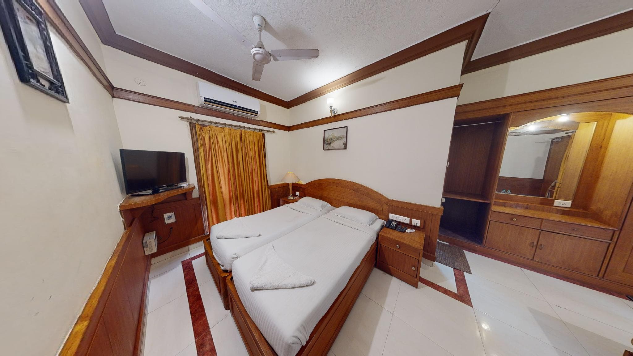 HOTEL MAHABS photo 2