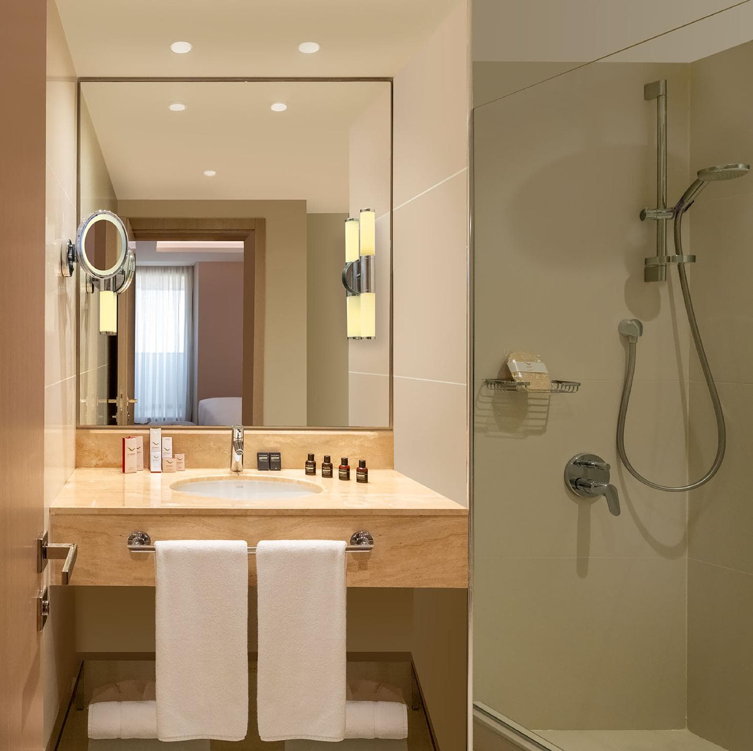 Mövenpick Hotel Istanbul Bosphorus photo 4
