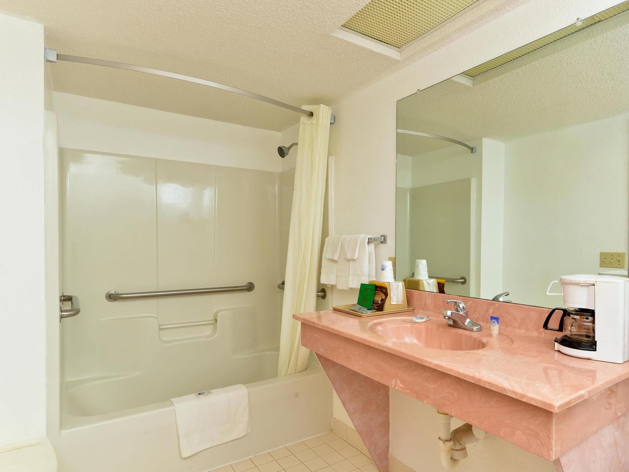 Quality Inn photo 4