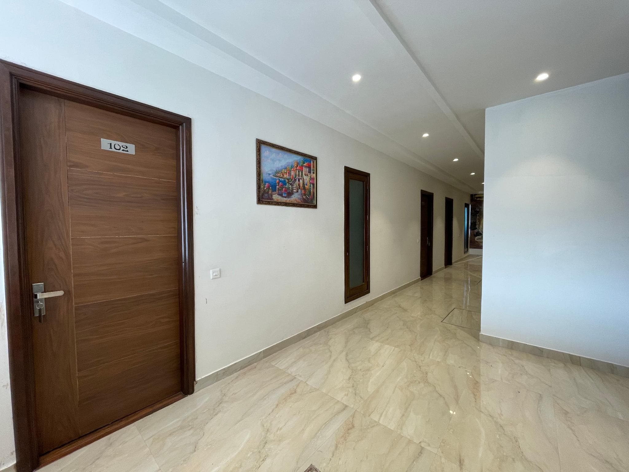 Hotel Crown Savoy photo 4