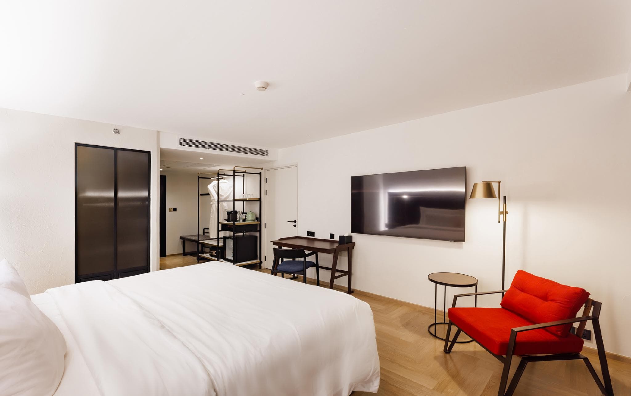 Public House Bangkok, a Member of Design Hotels photo 2