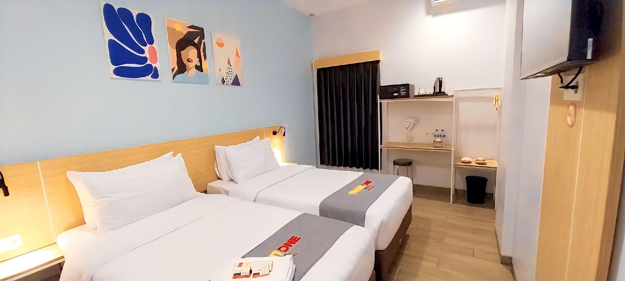 Front One Hotel Pasir Koja Bandung photo 2