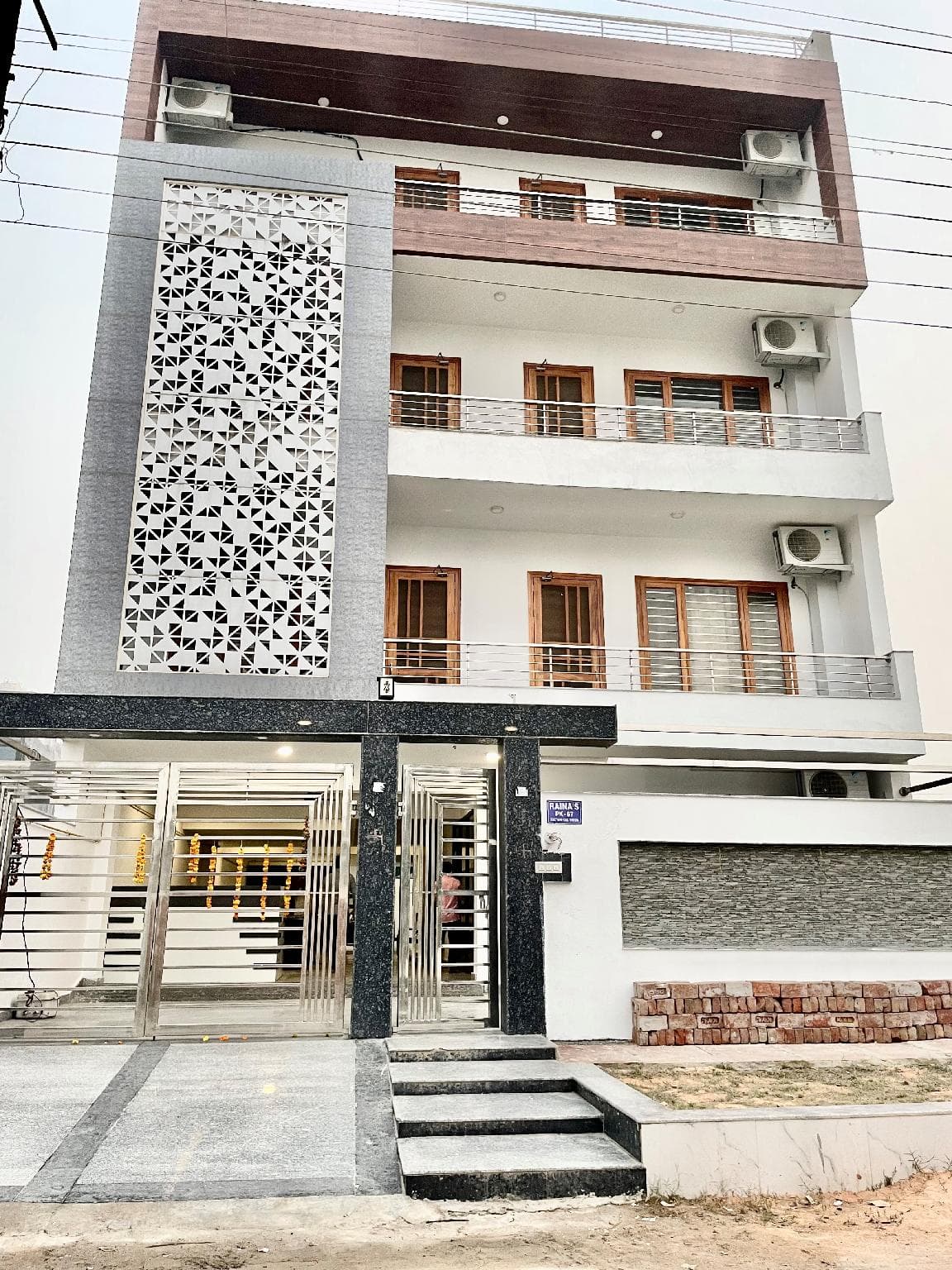 The Grand Suites - 122