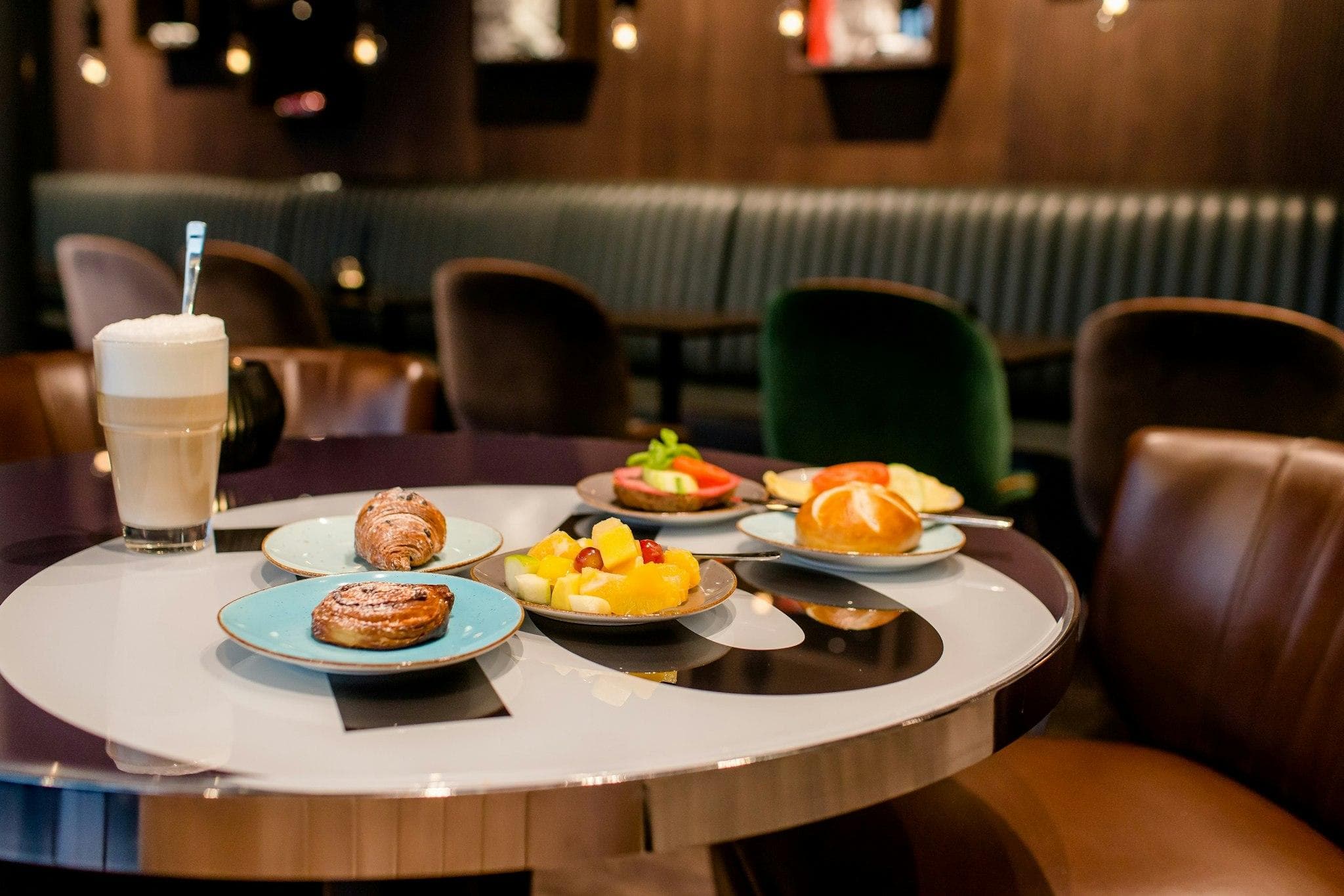 Motel One Frankfurt-Eastside photo 5