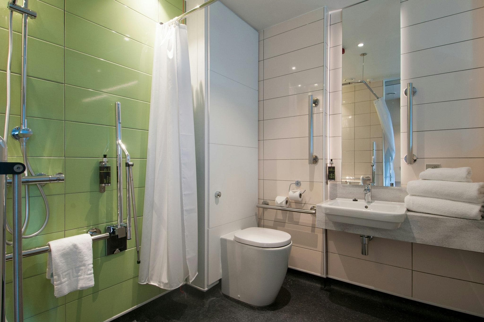 hub by Premier Inn London City Bank photo 3