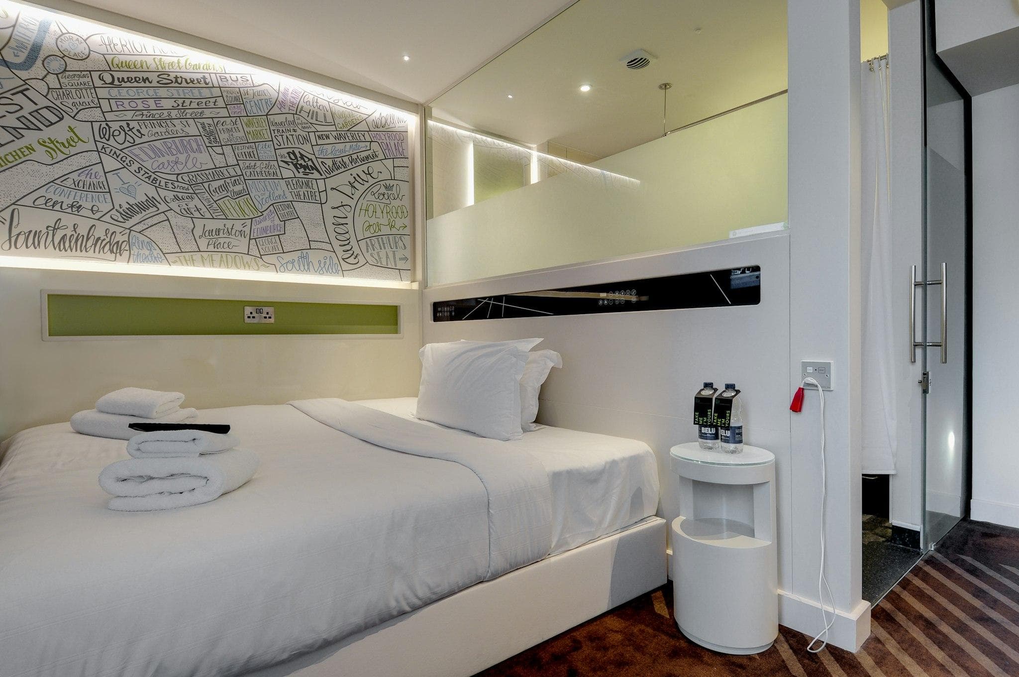 hub by Premier Inn London City Bank photo 5