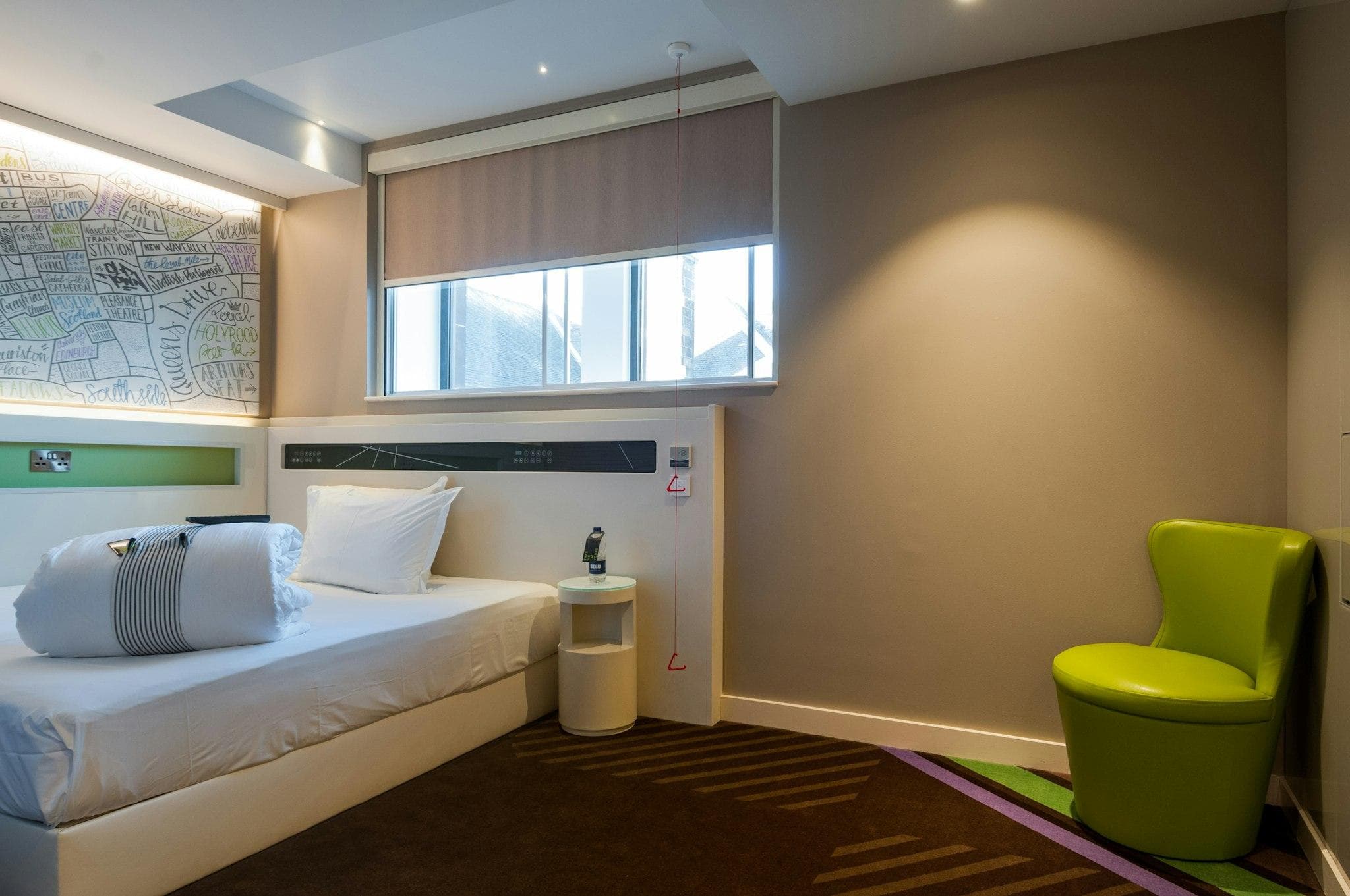 hub by Premier Inn London City Bank photo 2