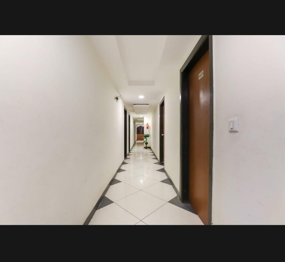 Hotel Everest - Changodar photo 4