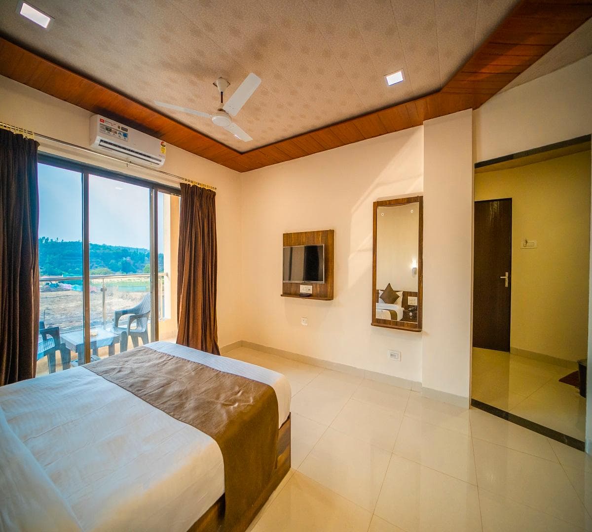 Vrindavan Resort photo 2