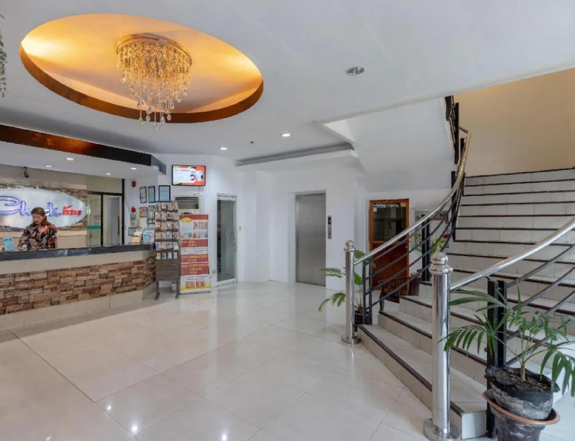 Check Inn Hotel Dumaguete City by RedDoorz photo 3