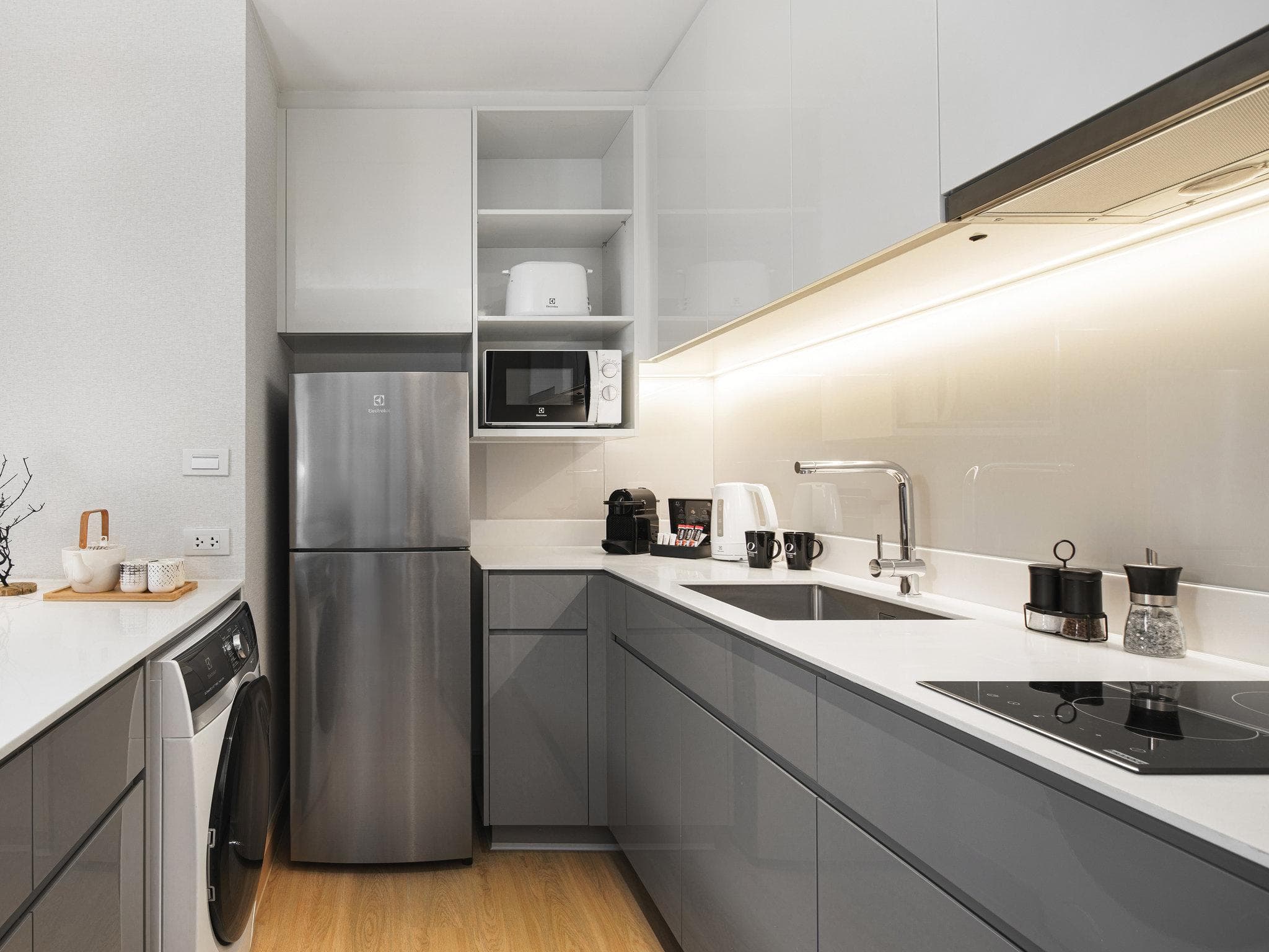 Oakwood Suites Bangkok photo 2