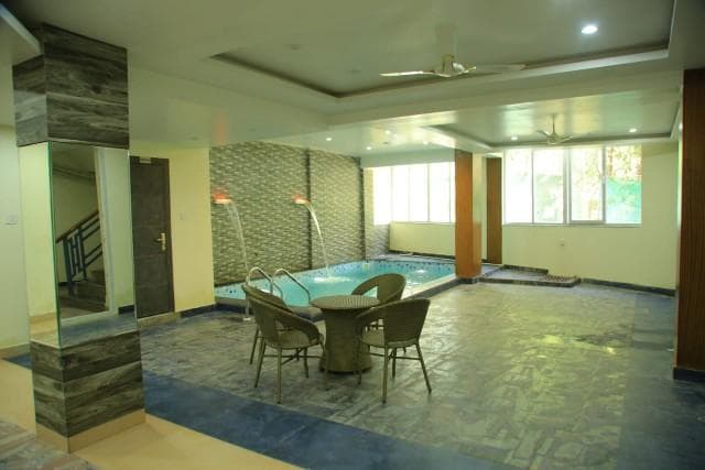 Hotel the shore by Trindra Hospitality