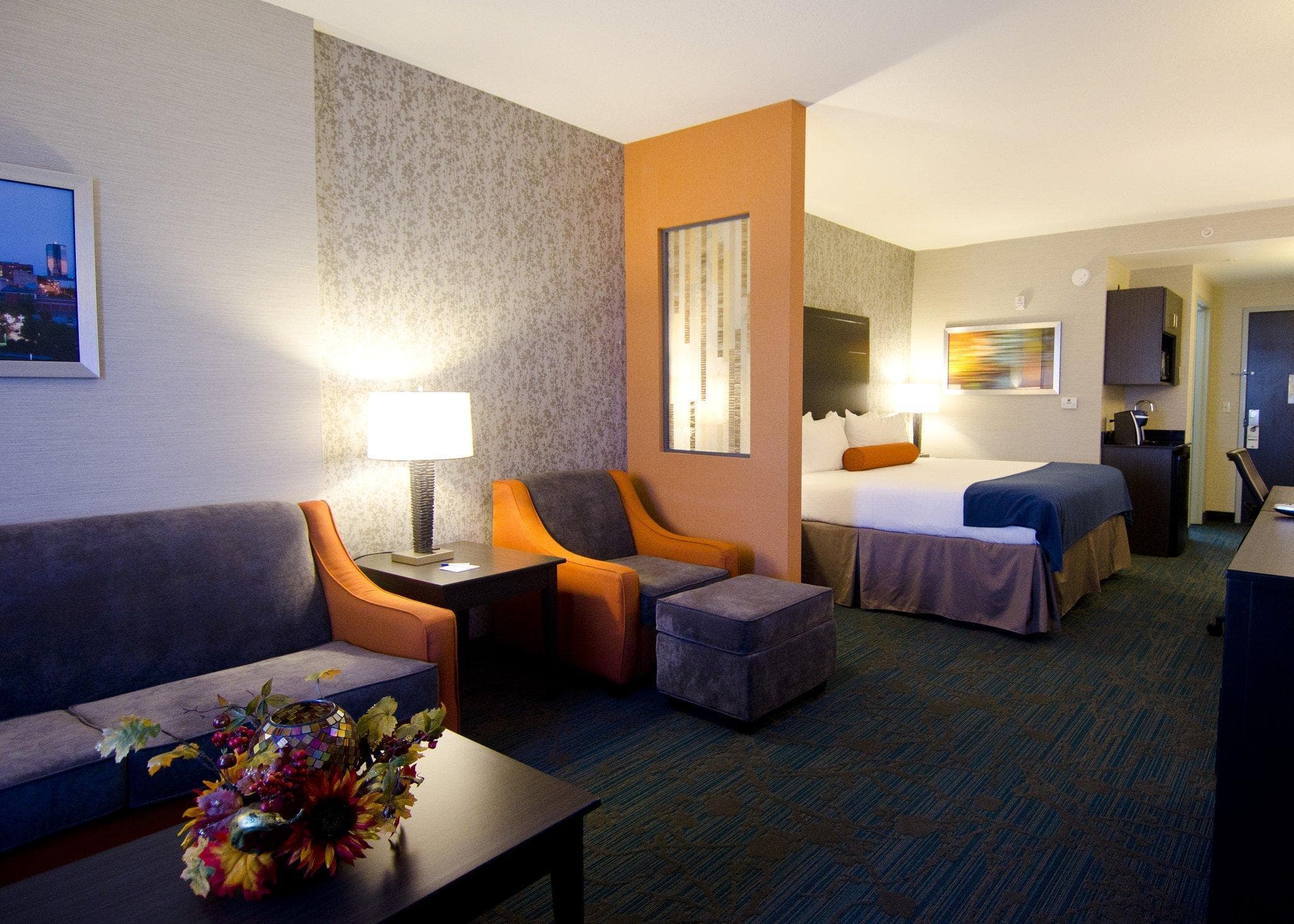 Holiday Inn Express Hotel & Suites Knoxville By IHG photo 2