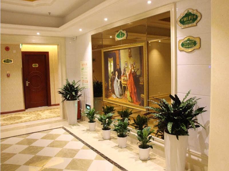 Vienna Hotel Shenzhen Bao'an Qianjin Road 1st Baotian Road Metro Station photo 4