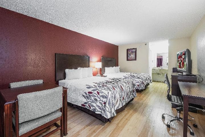 Red Roof Inn & Suites Rome photo 2
