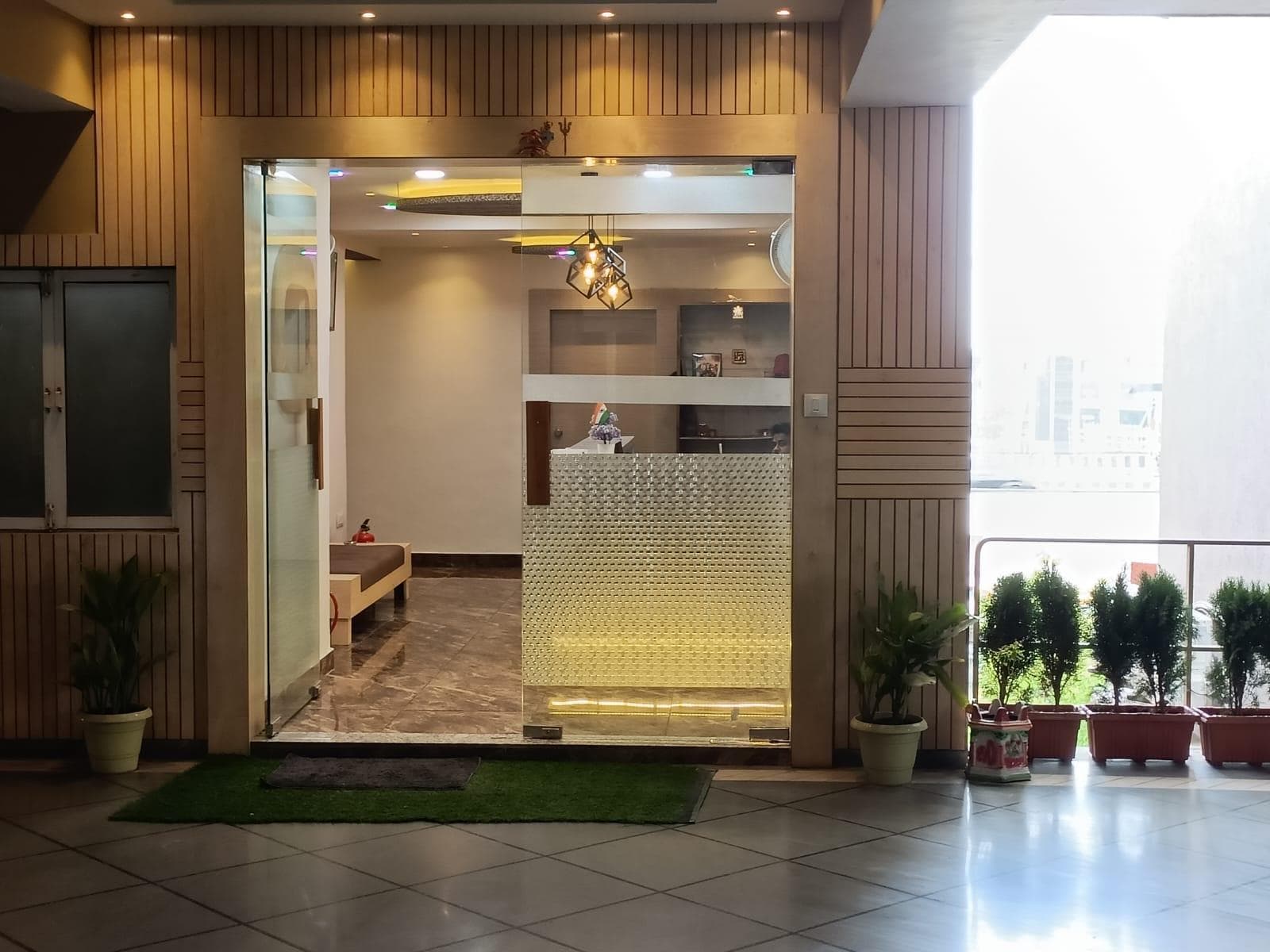 hotel symphony grand photo 3