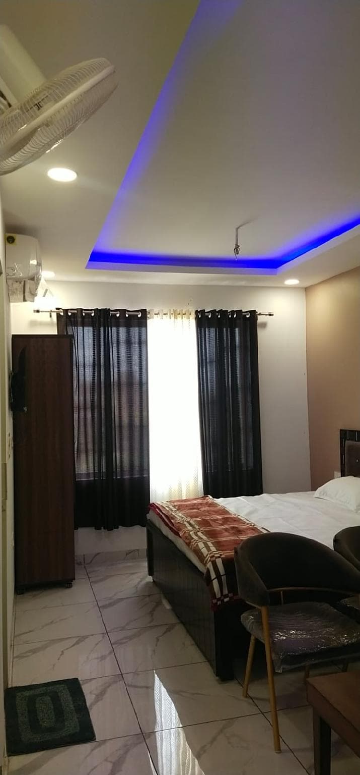 ALMOND HOTEL photo 2