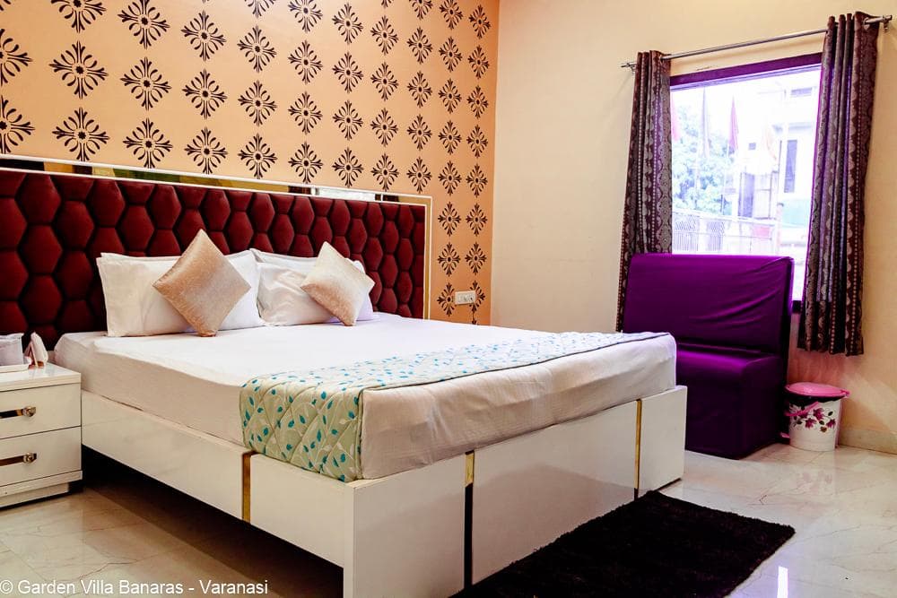 Hotel Chotiwala – 10 Mins from Kashi Vishwanath Temple
