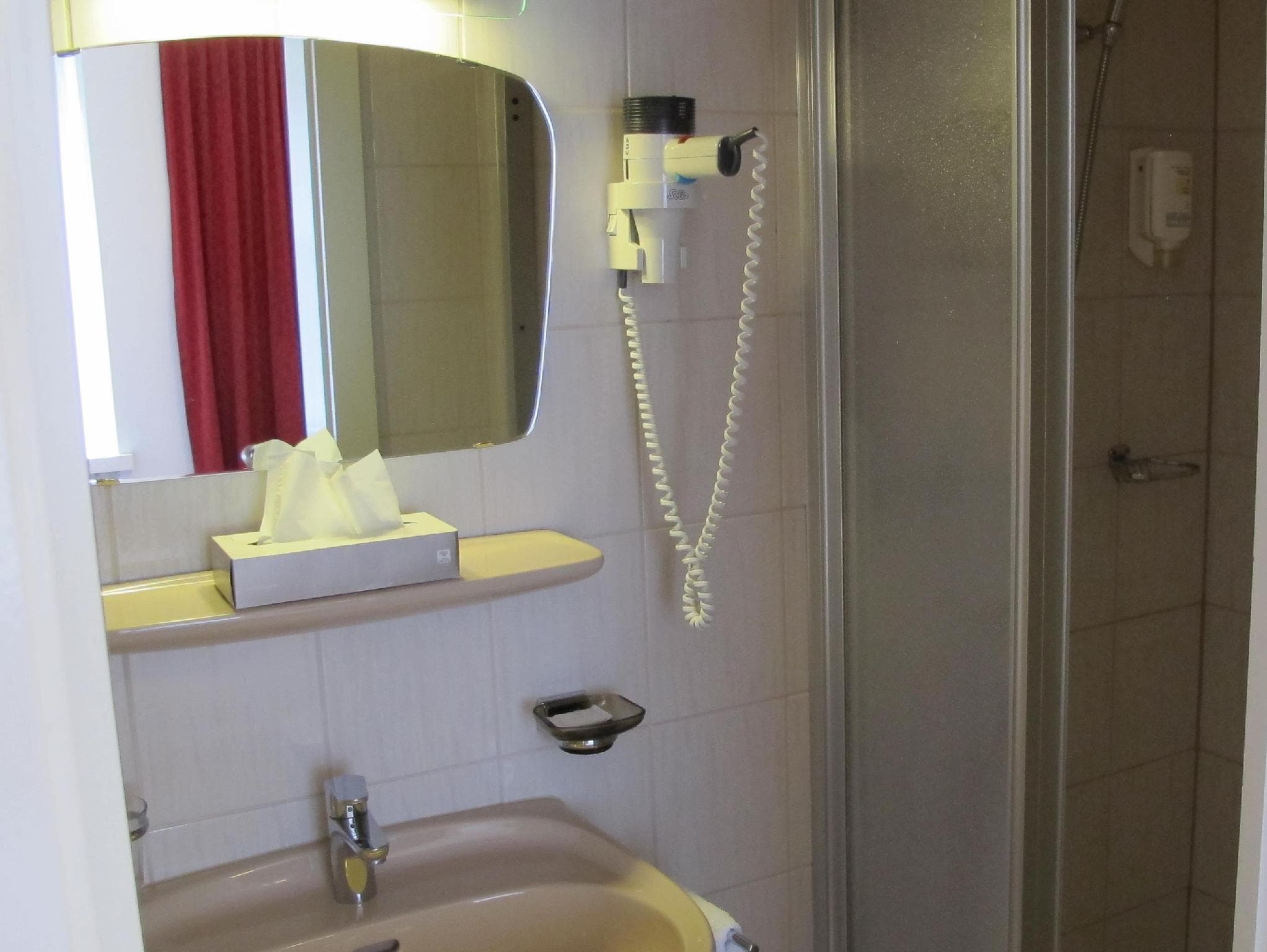 Hotel Alpina Luzern photo 5