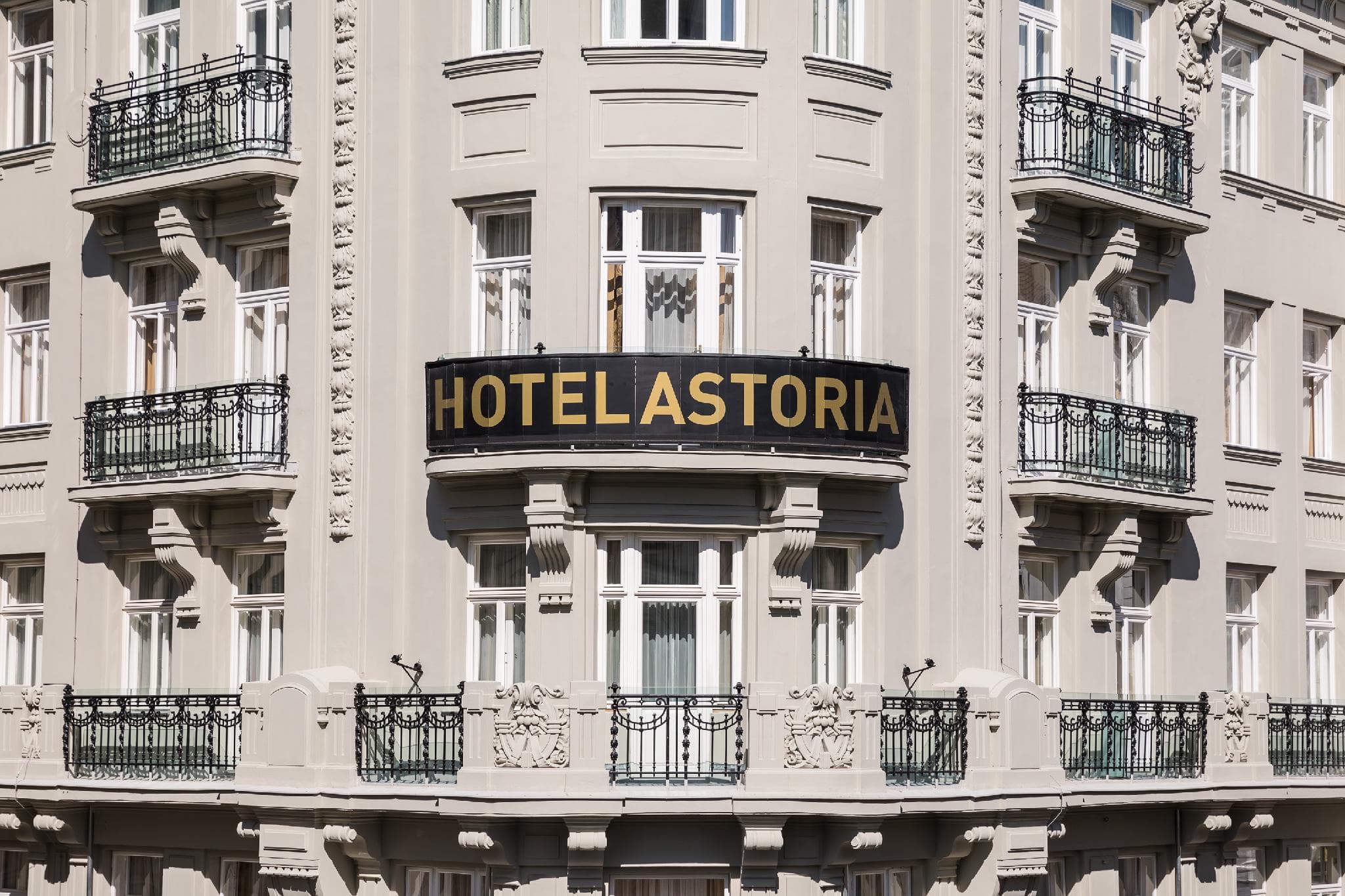 Hotel Astoria Vienna, Curio Collection by Hilton photo 5