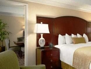 Embassy Suites by Hilton Orlando Lake Buena Vista South photo 2