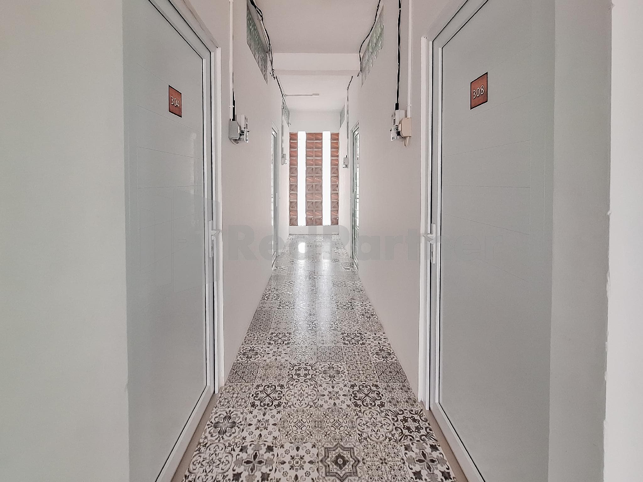 Adam Guesthouse Mitra RedDoorz