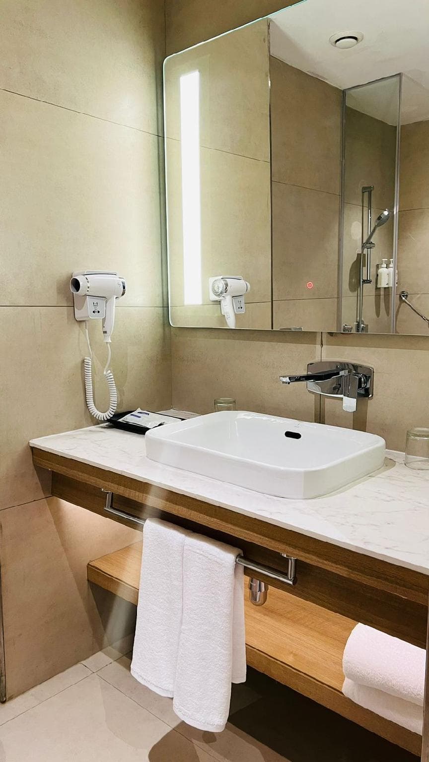 Holiday Inn Express Bengaluru Bommasandra By IHG photo 2