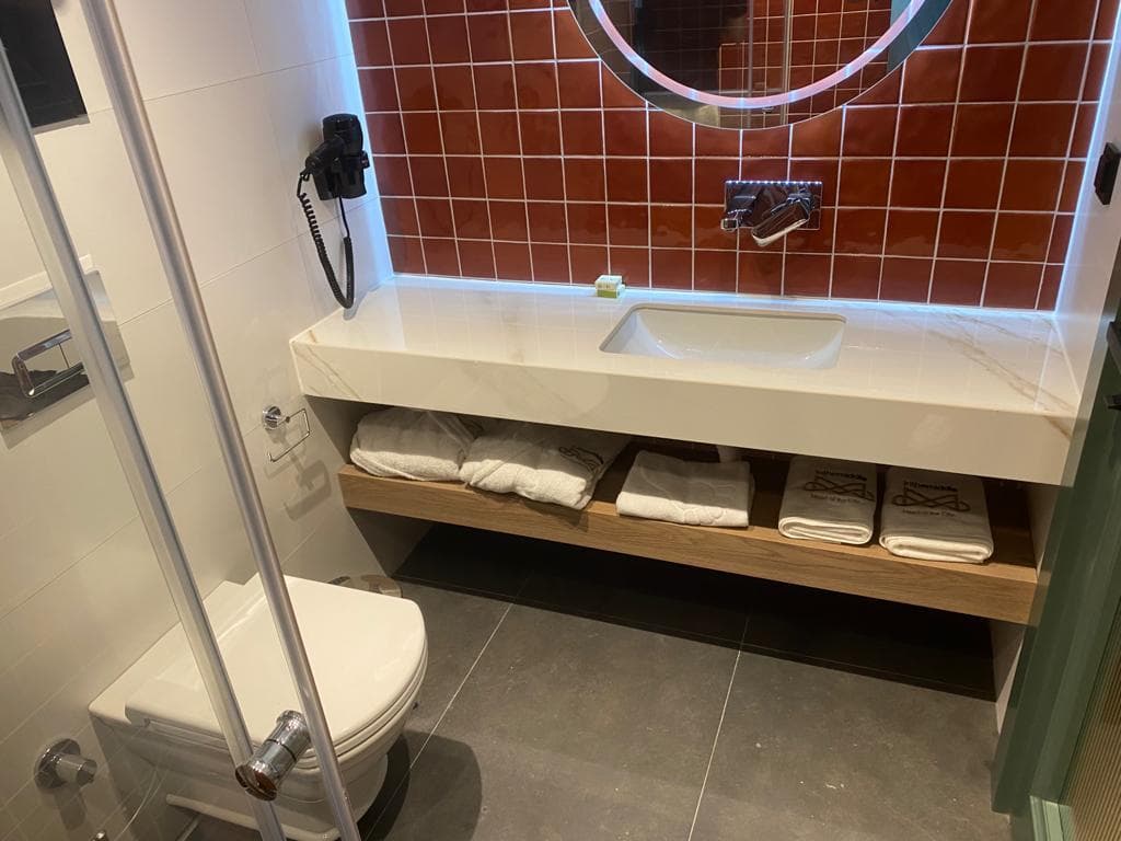 In The Middle Hotel photo 2