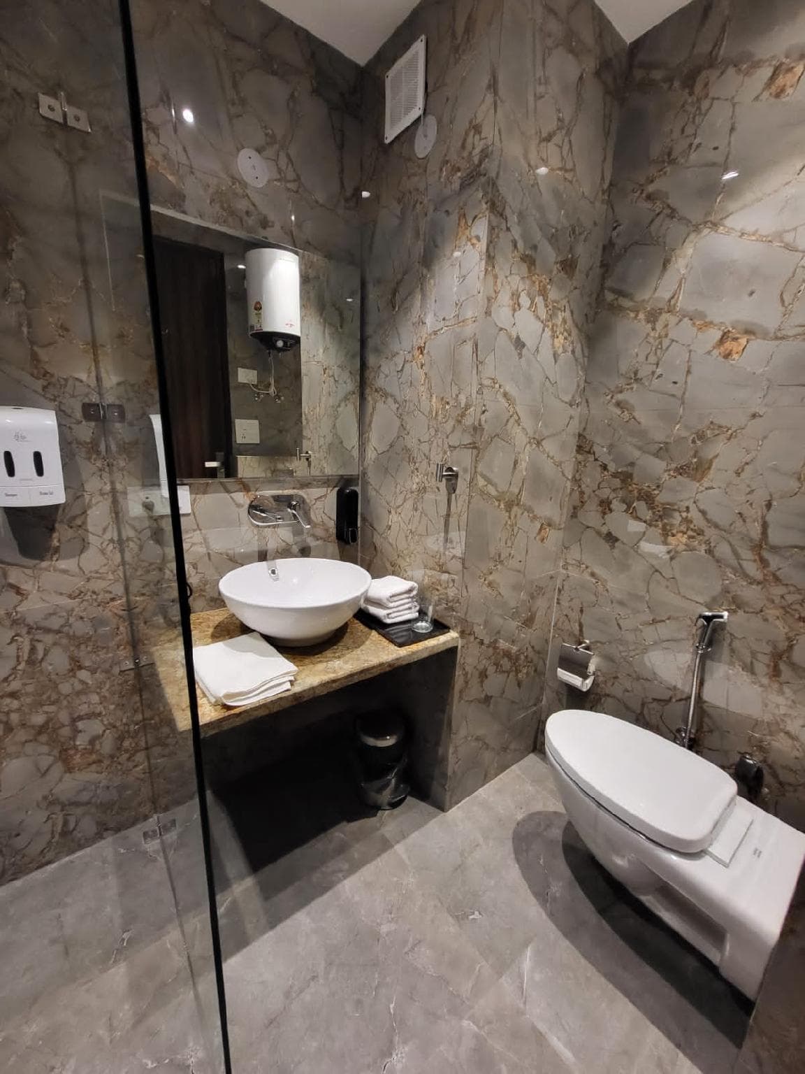 Belvedere Suites photo 2