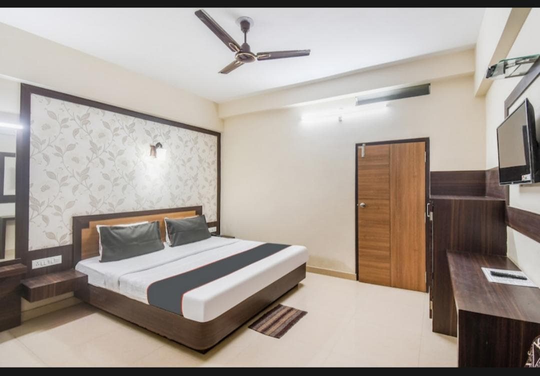 P P Palace photo 2