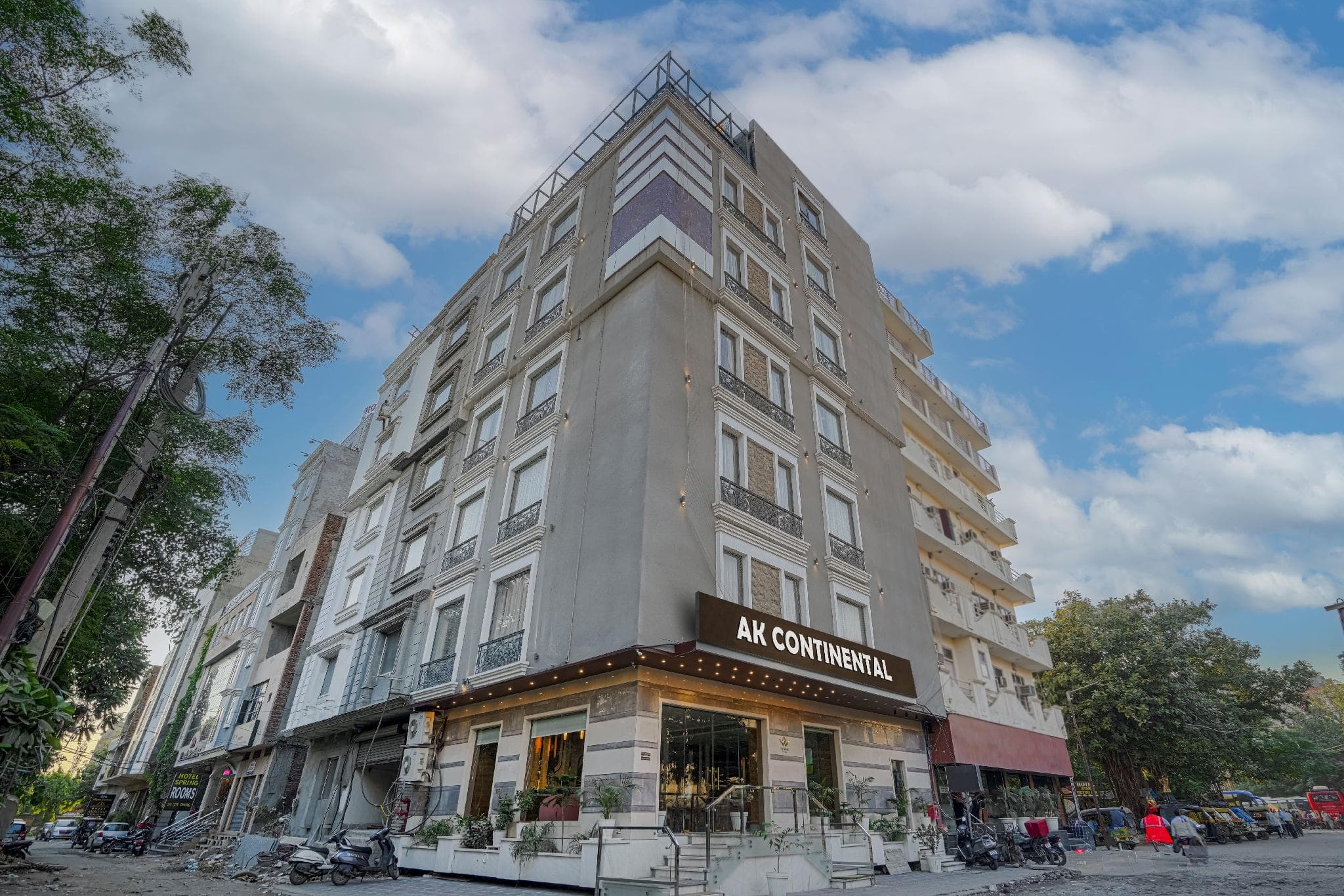Hotel AK Continental Amritsar Just 900 mtr From Golden Temple