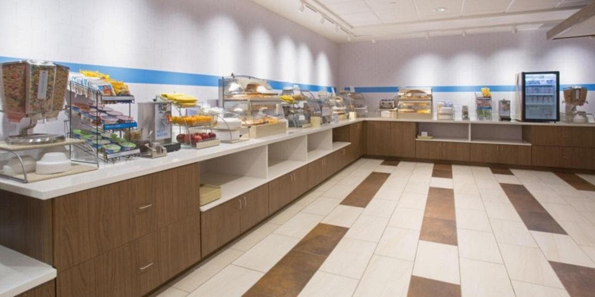Holiday Inn Express and Suites Tonawanda Buffalo Area By IHG photo 5