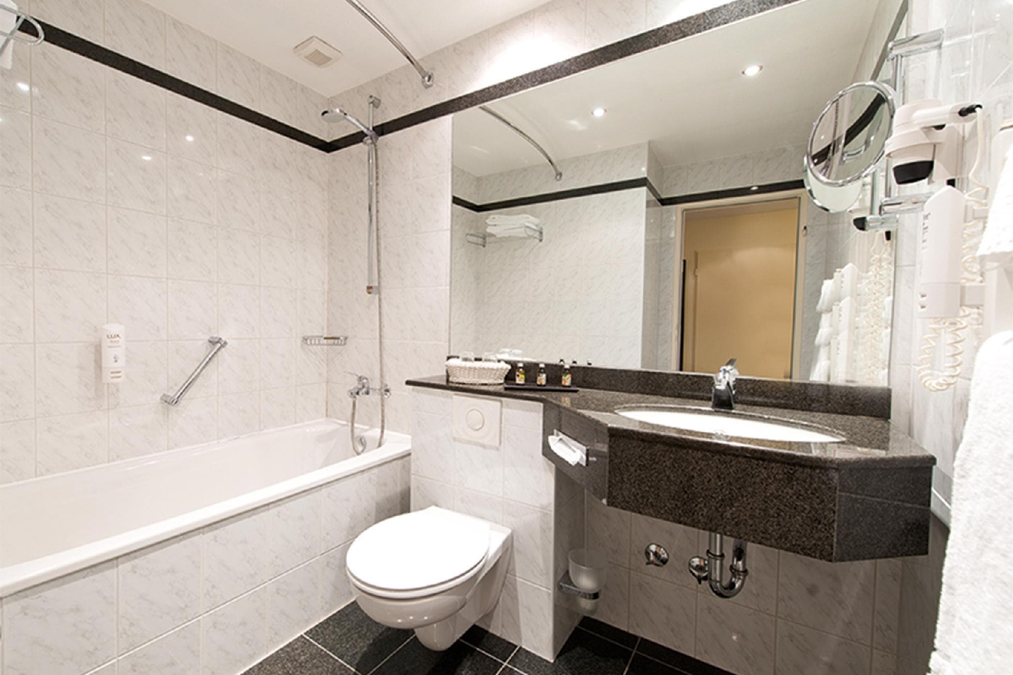Leonardo Hotel Hannover Airport photo 4