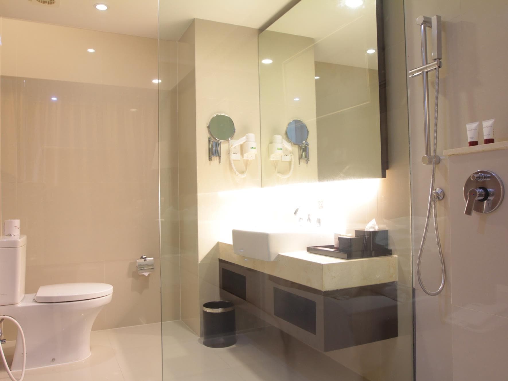 The Alana Hotel Surabaya photo 2