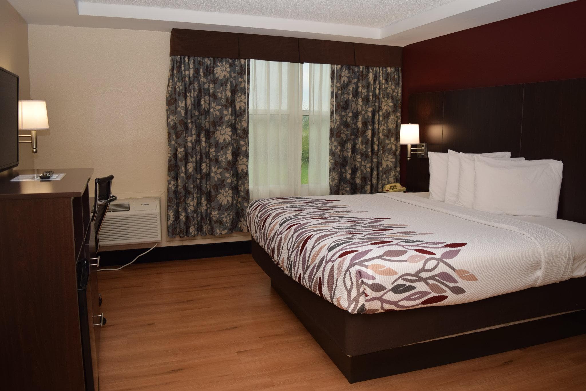 Red Roof Inn Batavia photo 2