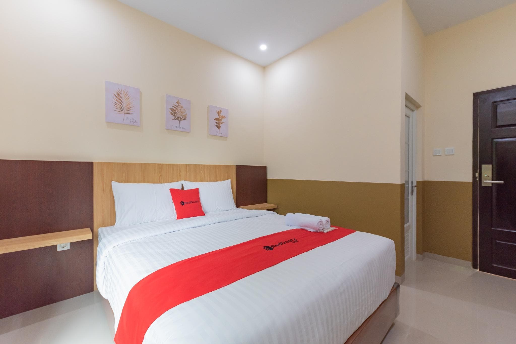 RedDoorz Plus @ La Asiana Guest house