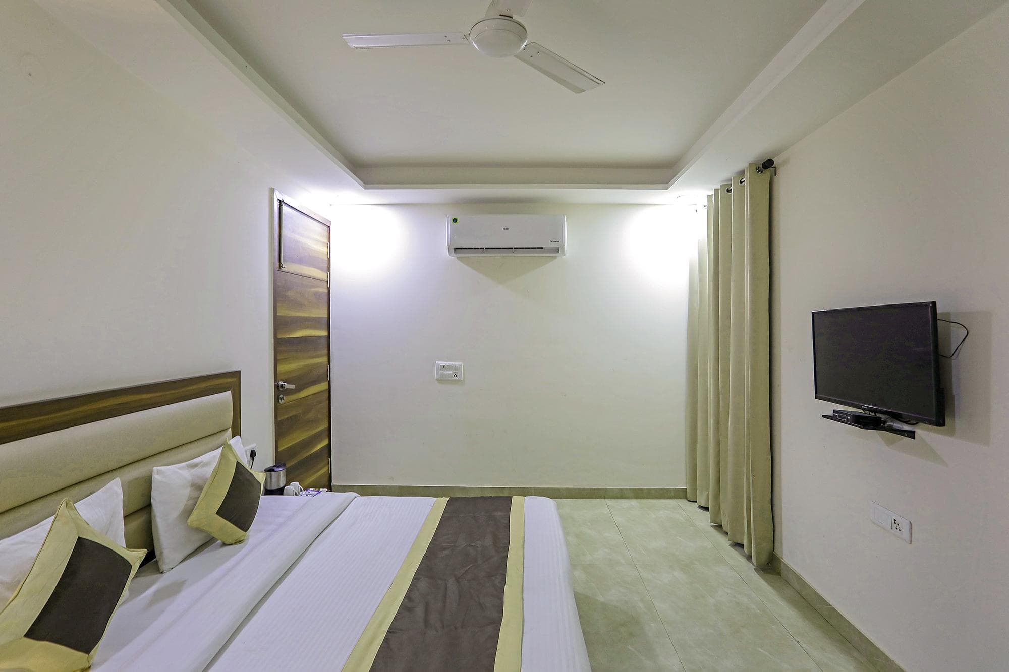 FabHotel White House BNB photo 3