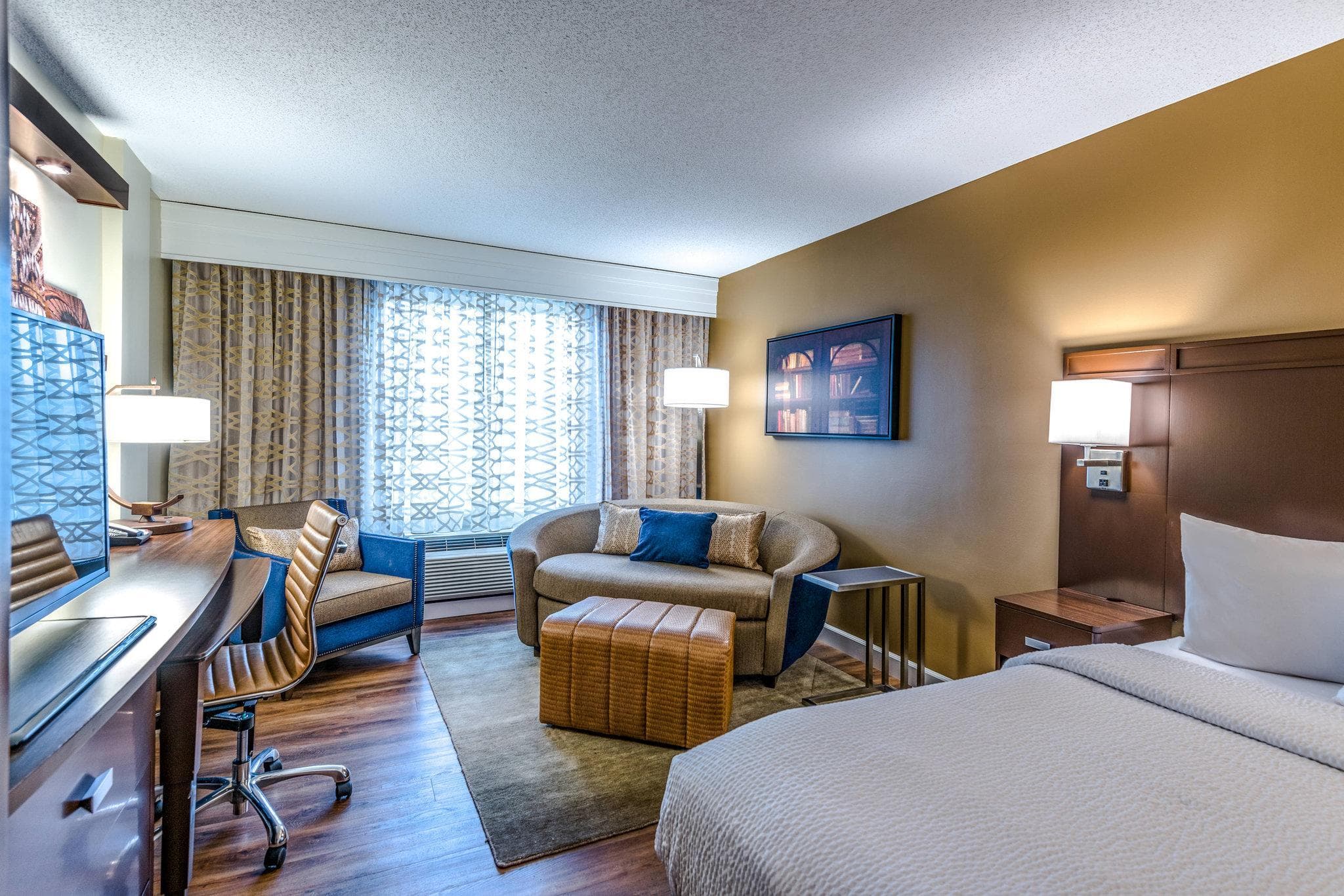 Courtyard by Marriott Charleston Historic District photo 2