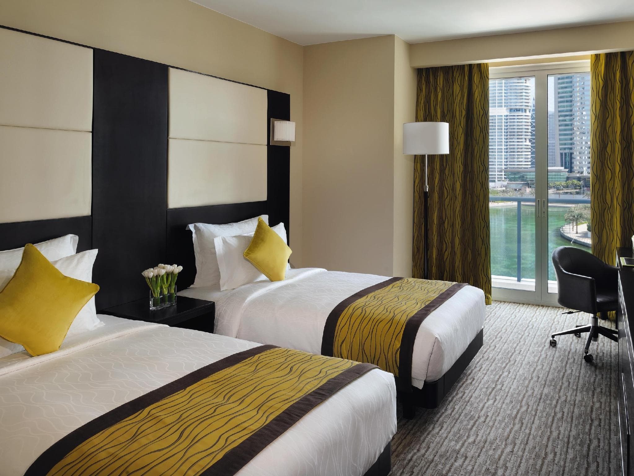 Movenpick Hotel Jumeirah Lakes Towers photo 2