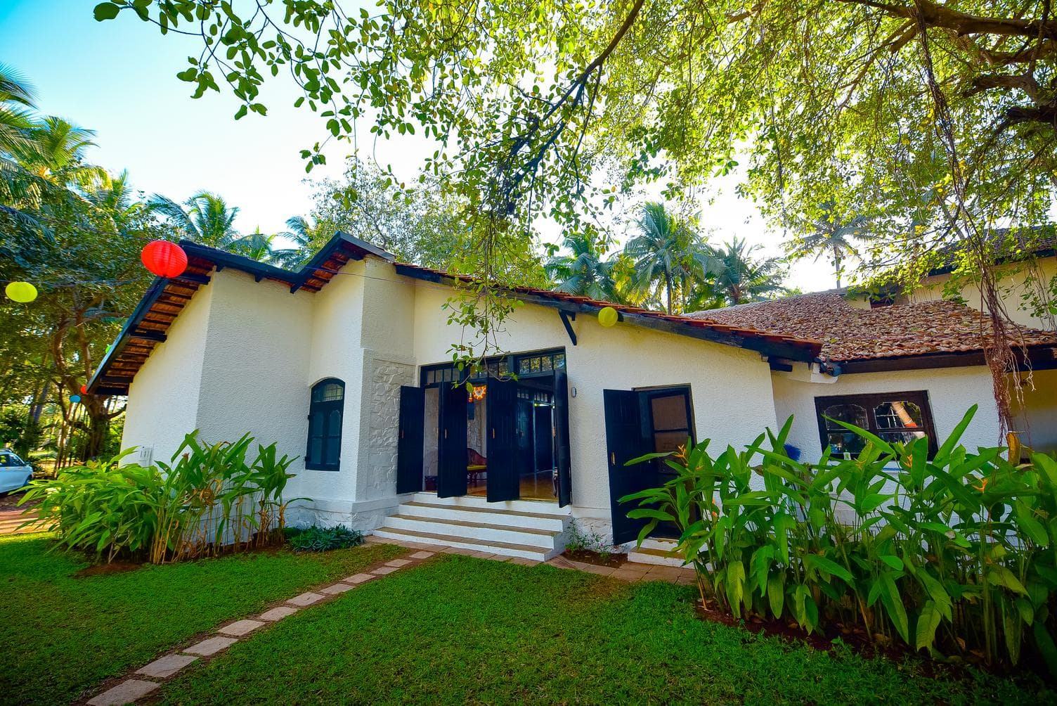 ILIF 2707 Baywatch Villa