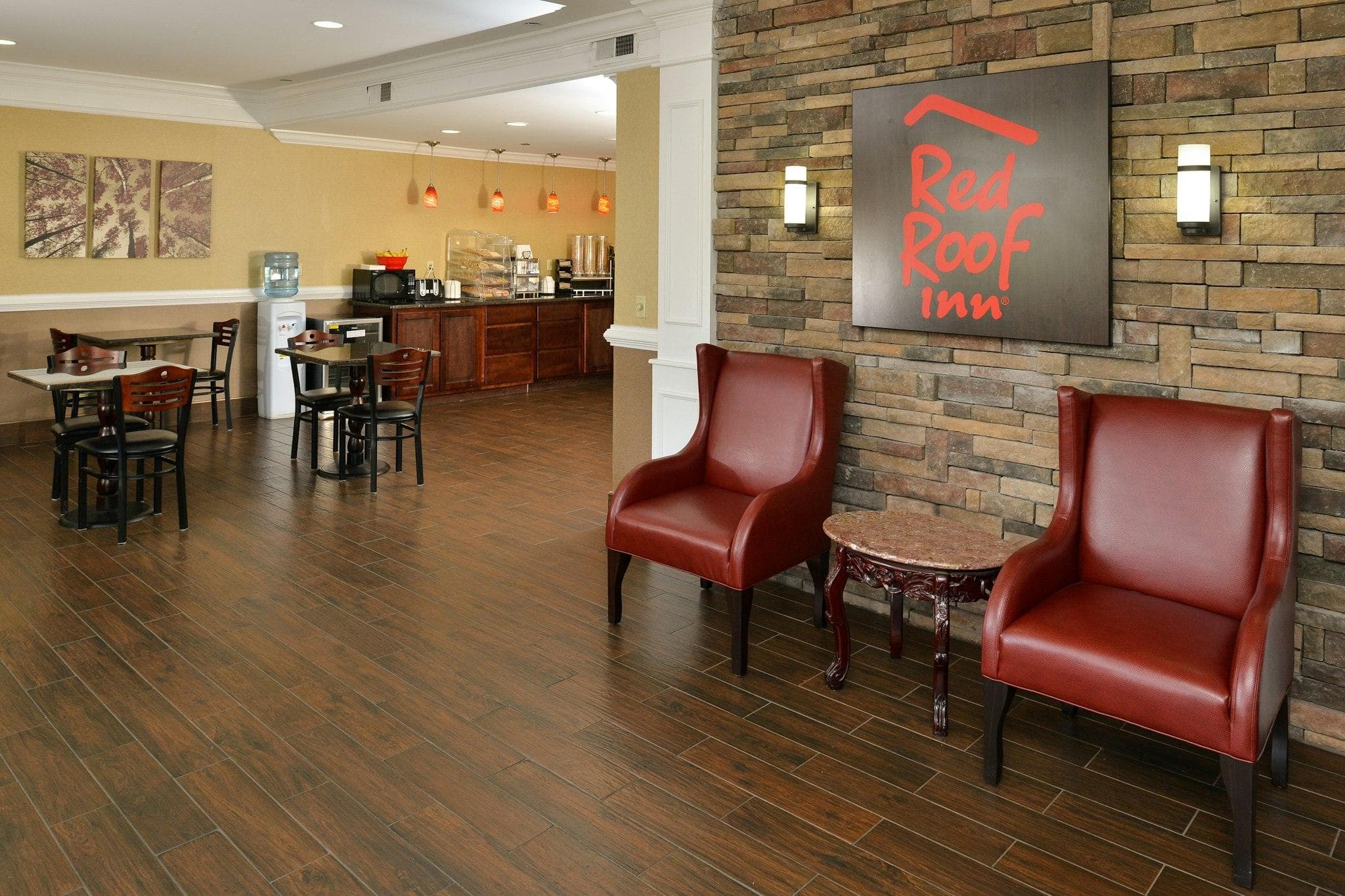 Red Roof Inn Dalton photo 4