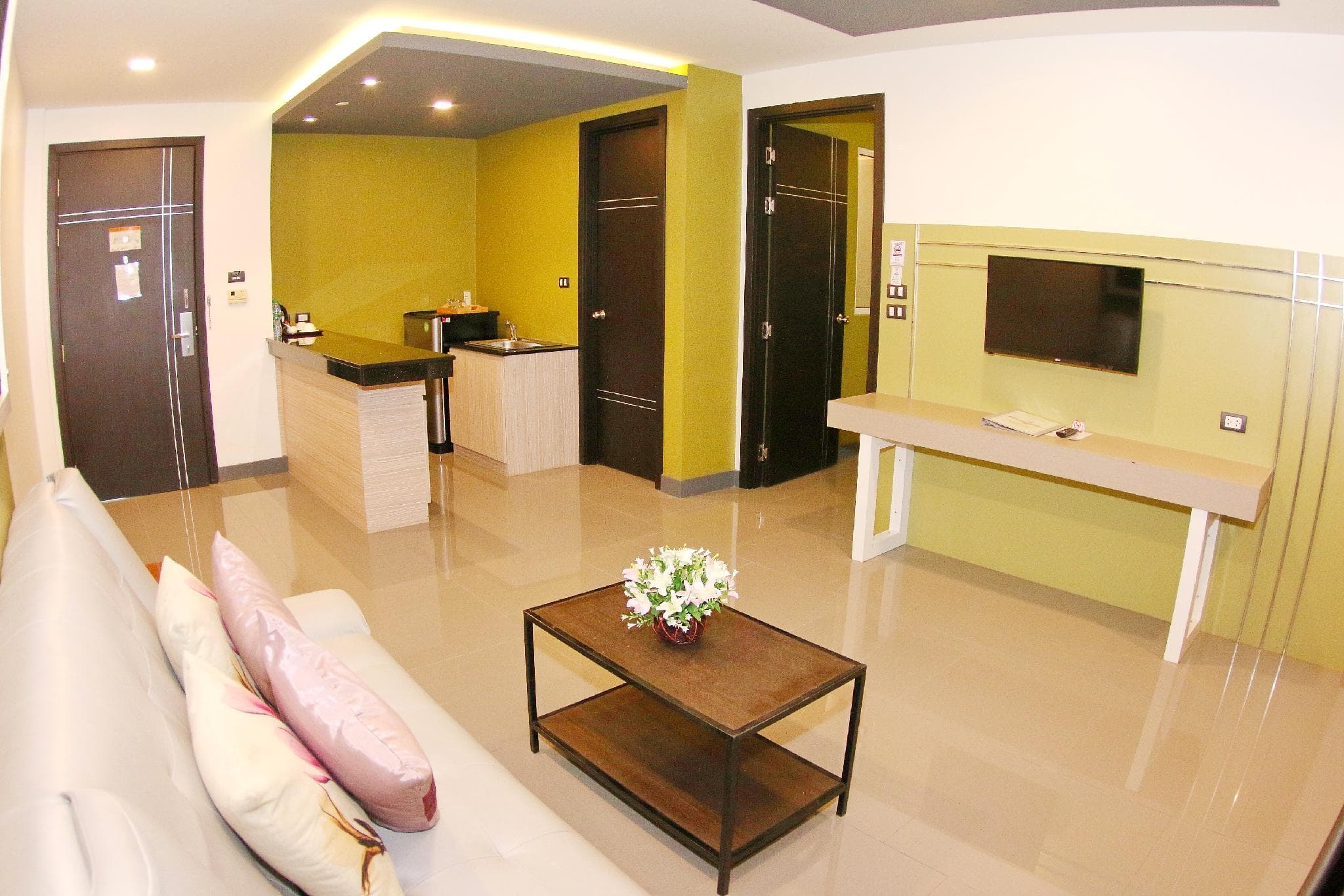 Arthitaya Green Nature Hotel & Lakkhana Poolside Resort photo 2