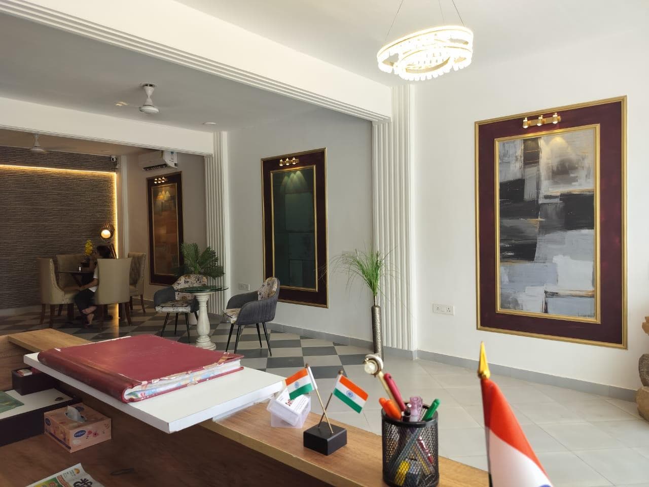 Saffron Inn - Near India Expo Mart photo 5