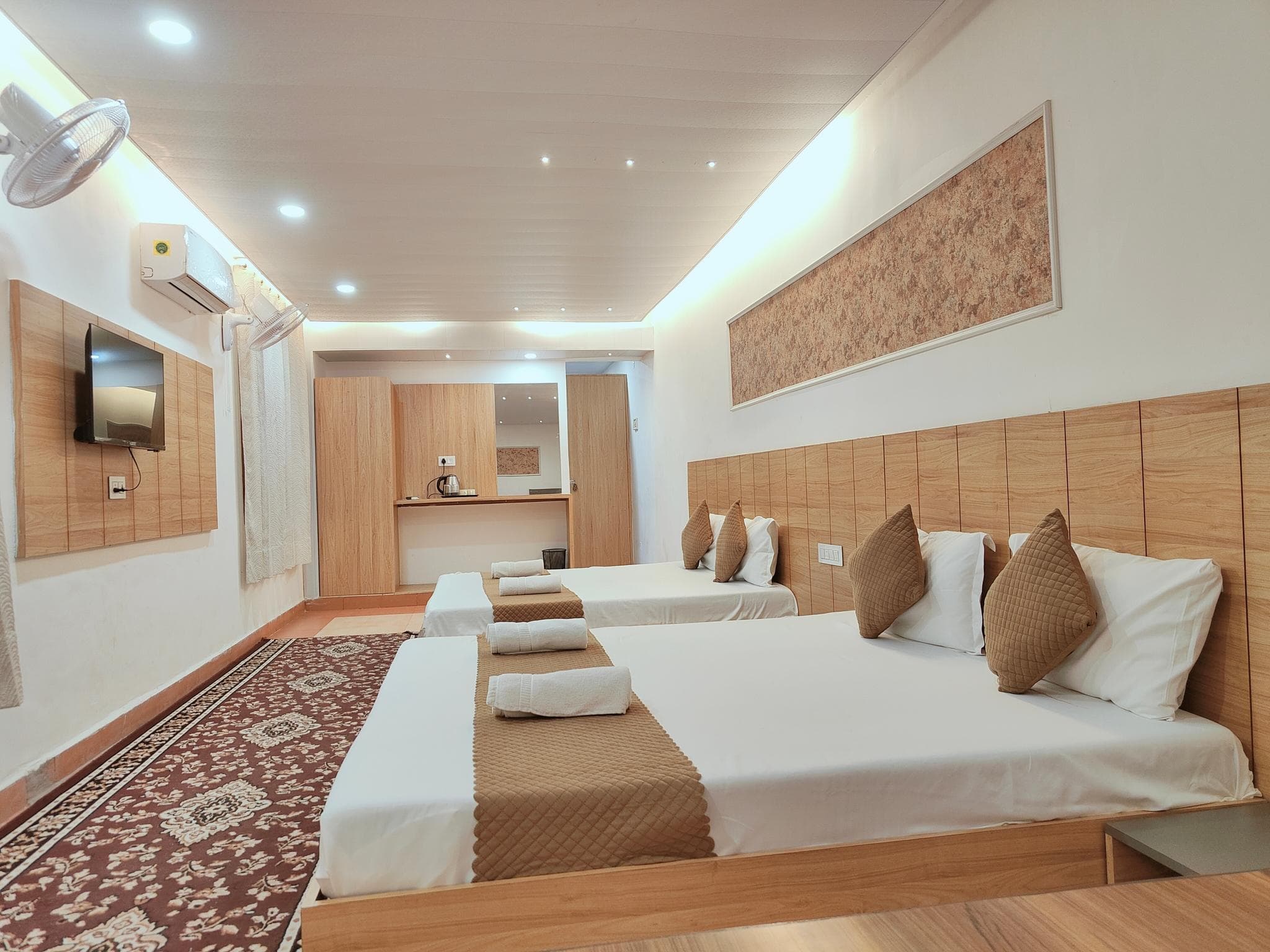 Golden Oak- 5 minutes away from Golden Temple