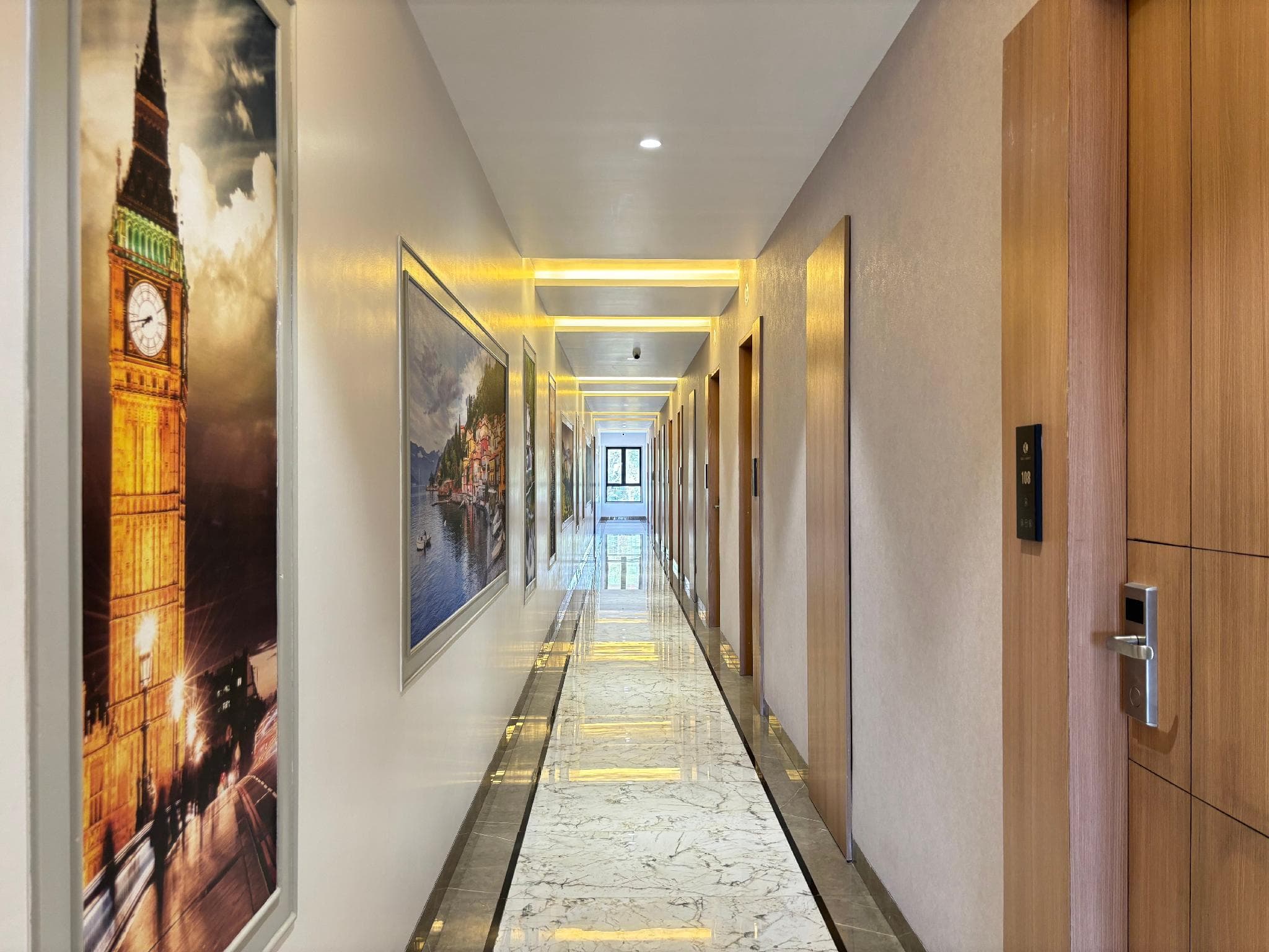 Hotel Red Carpet photo 4