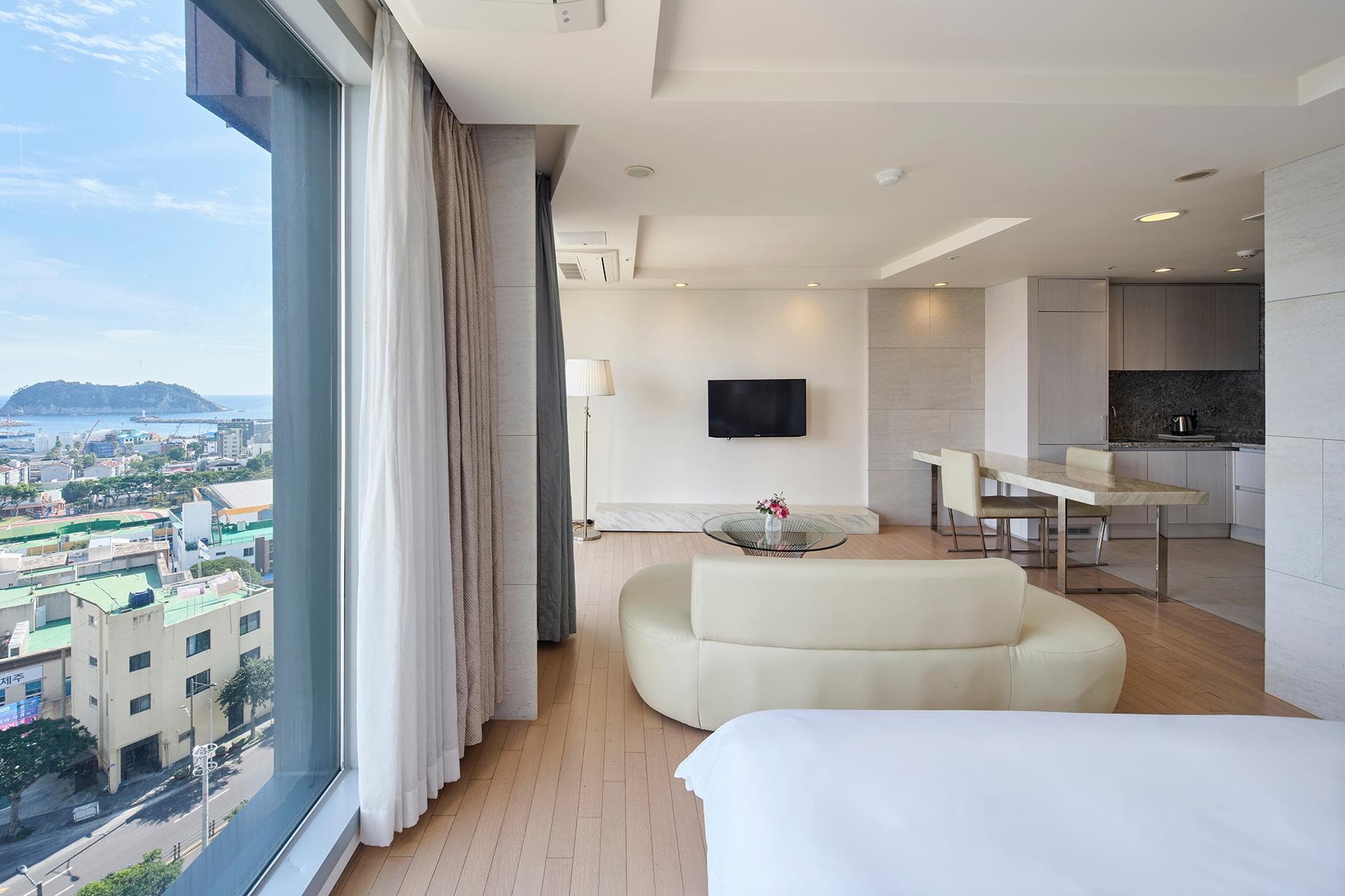 The Island Blue Hotel photo 2